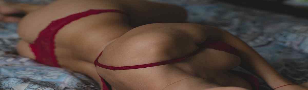 Riya Kaur escort backgroud image